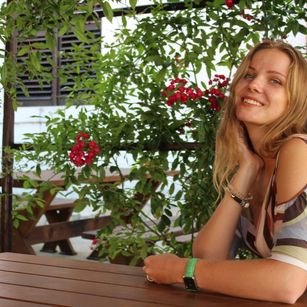 Model - Julilove sweet