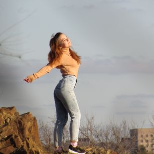 Model - Little_F0X01 brunette