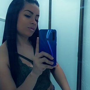 Model - Olivia Manson feet