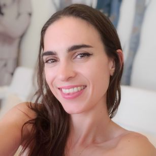Model - NerdyNat chatting