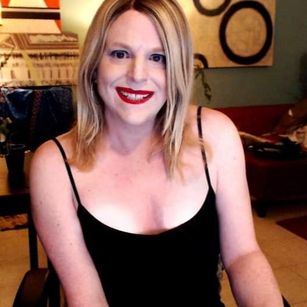 Model - OliveAva stockings