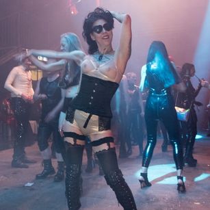 Model - Lady Raquel latex