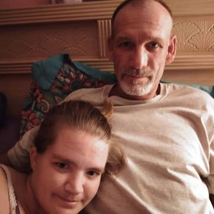 Model - Niiki pink bisexual