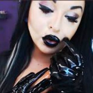 Model - Glossy Miss sissy