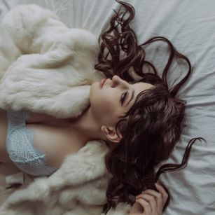 Model - Emma Night roleplay