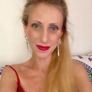 Model - MissEly pantyhose