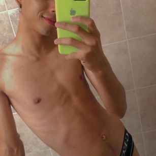 Model - andrew jonson ass