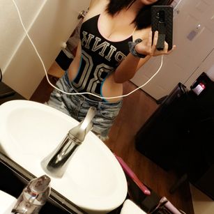 Model - Emma Night sph