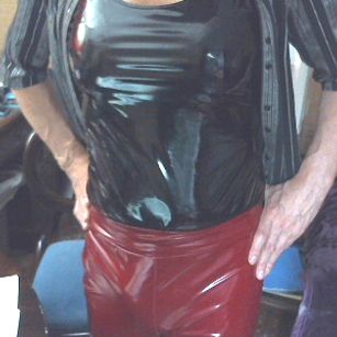 Model - Lisa Smiles Domme