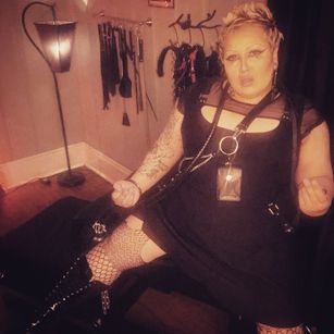 Model - Mistress Katiyah dominatrix