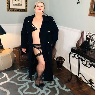 Model - Mistress Katiyah joi