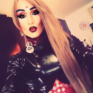 Model - satincartier dance