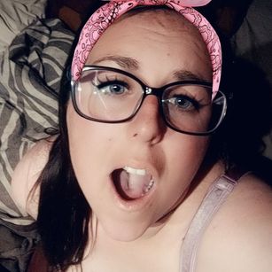 Model - DDHousewife lonely