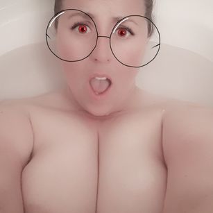 Model - DDHousewife dd