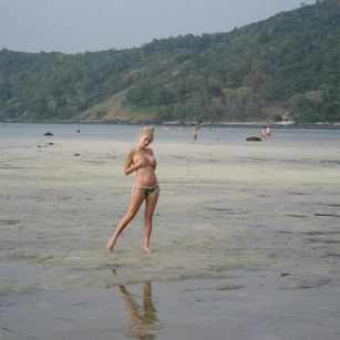 Model - MissEly pantyhose