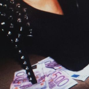 Model - Glossy Miss findom