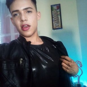 Model - Summers Russo cumshot