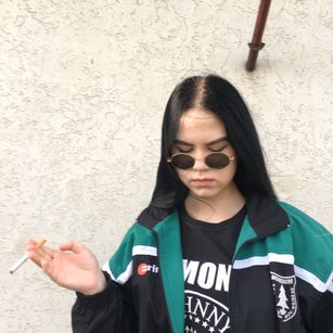 Model - Matilda kisses