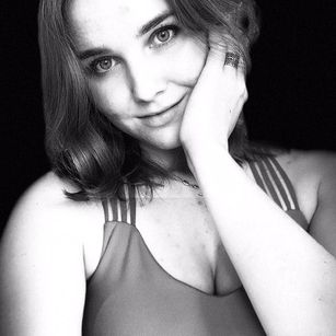 Model - Julilove happy