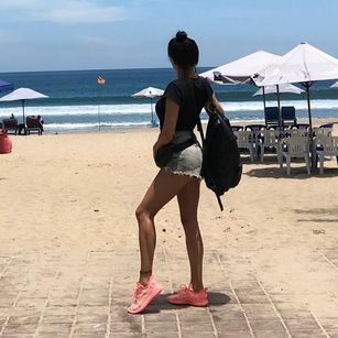 Model - yourXgirlAh dirtytalk