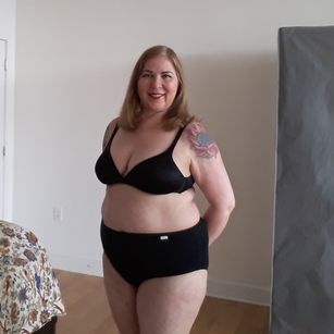 Model - Denise Mature joi