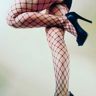 Model - British Redhead Robyn english