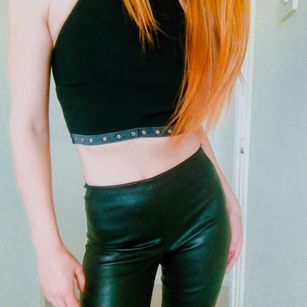 Model - British Redhead Robyn ginger