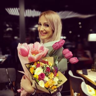 Model - MargOkissi striptease