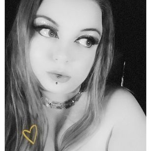 Model - Kira Baldridge milf