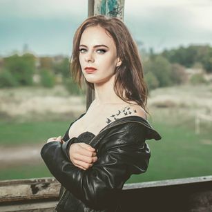 Model - Ester_diamond Hot