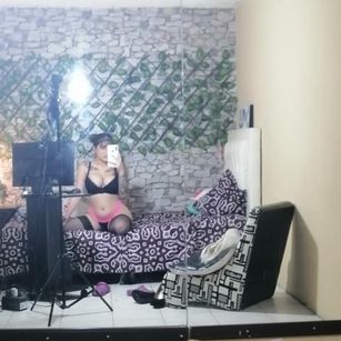 Model - BABYTATTOGIRL squirt