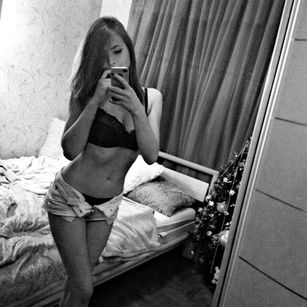 Model - JewelVV Seduce