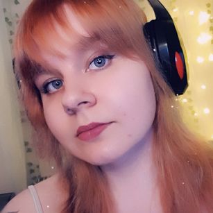 Model - Alysa-Jade redhead