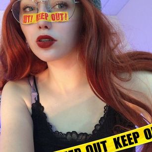 Model - MissLilyy shaved