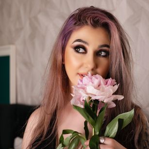 Model - MerryTess Funny