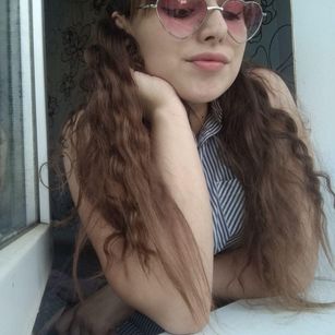 Model - Diana Horny student