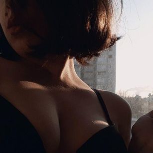 Model - Pandora Unchained dildo