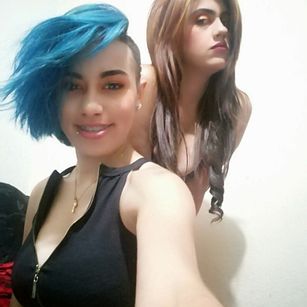 Model - SummissiveGirls4u heels