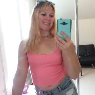 Model - MissLis fetish