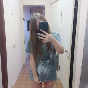 Model - Planet_l0ve22 striptease