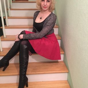 Model - ANOTHER_WOMAN pantyhose