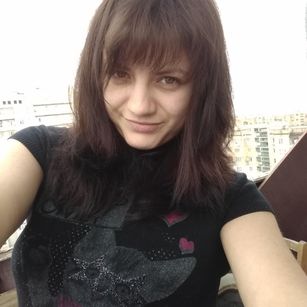 Model - LoriGloss striptease