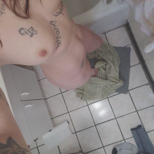 Model - SamanthaShelby openminded