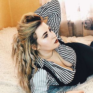 Model - Amalyaaspen deepthroat