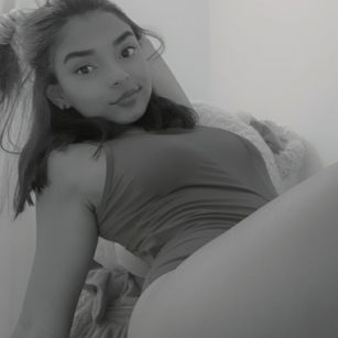 Model - Venus Vega show