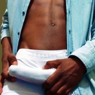 Model - Guga Carter bubbleass