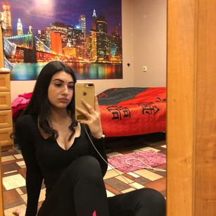 Model - Eliza Ibarra ass