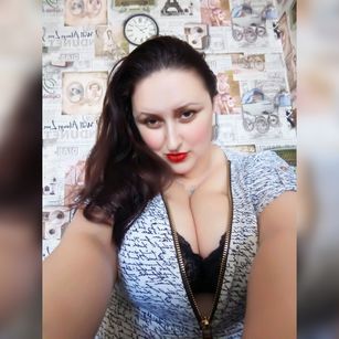 Model - CandyHoney striptease