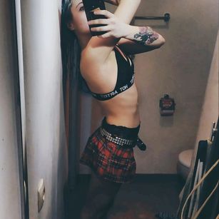 Model - Saline_Christianne_F schoolgirl