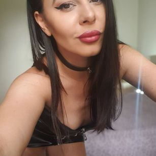 Model - BlackQueen69 milf